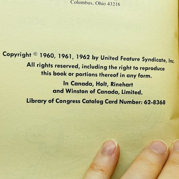 EVUC Book: "It's A Dog's Life, Charlie Brown," Peanuts Book, Charles M. Schulz - Picture 5 of 10